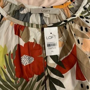 Loft print top. Never worn. XL.